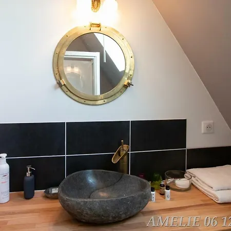 Le Lit De La Saane Bed & Breakfast 3*