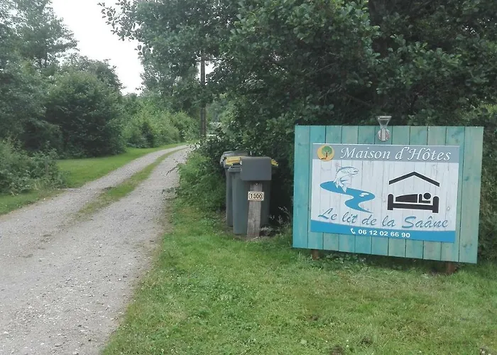 Le Lit De La Saane Bed & Breakfast 3*